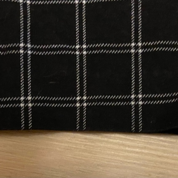 Old Navy High Rise Pixie Pants - Picture 4 of 5